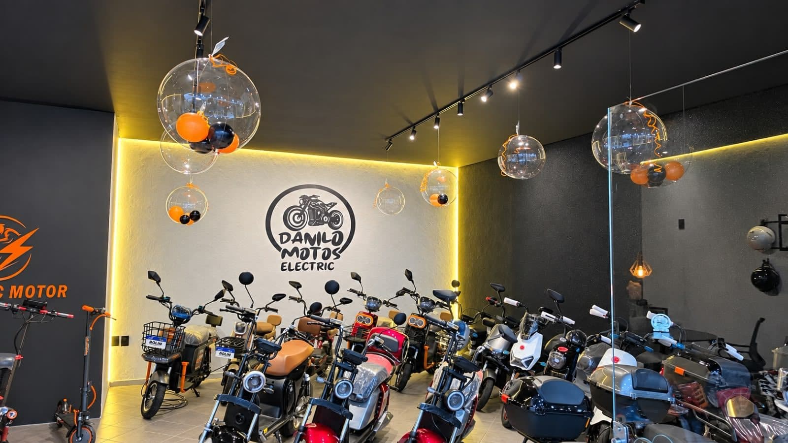Interior da Danilo Motos Electric