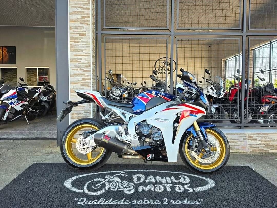 Honda CBR 1000RR Fireblade HRC 2011